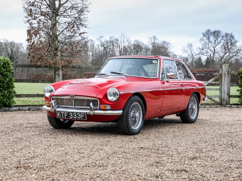 Image 34/40 of MG MGC GT (1968)