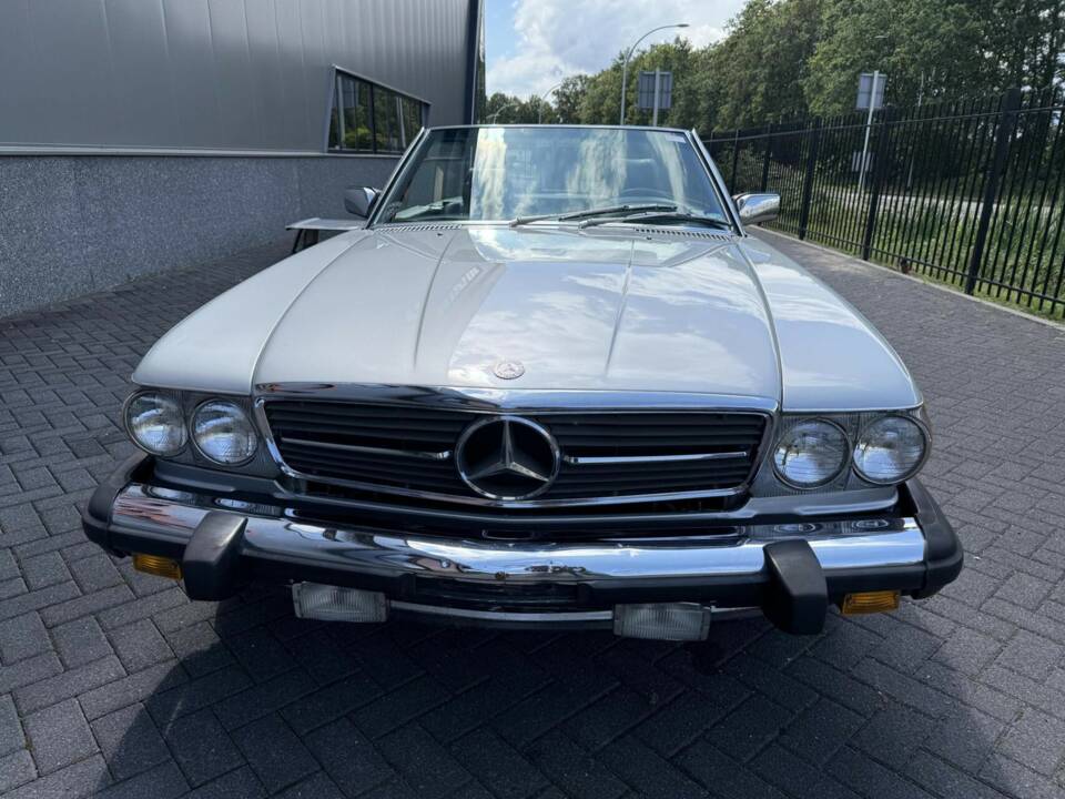 Afbeelding 3/44 van Mercedes-Benz 560 SL (1986)