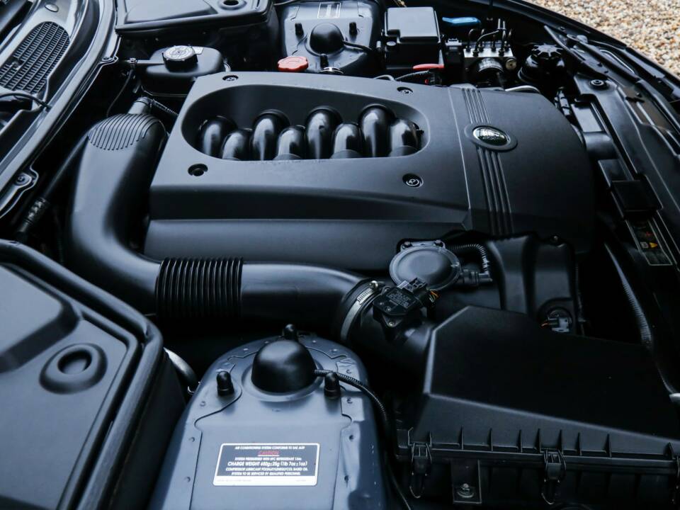 Immagine 29/50 di Jaguar XK8 4.0 (2002)