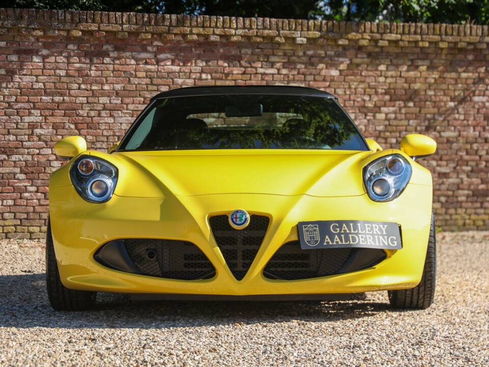 Image 14/50 of Alfa Romeo 4C Spider (2018)