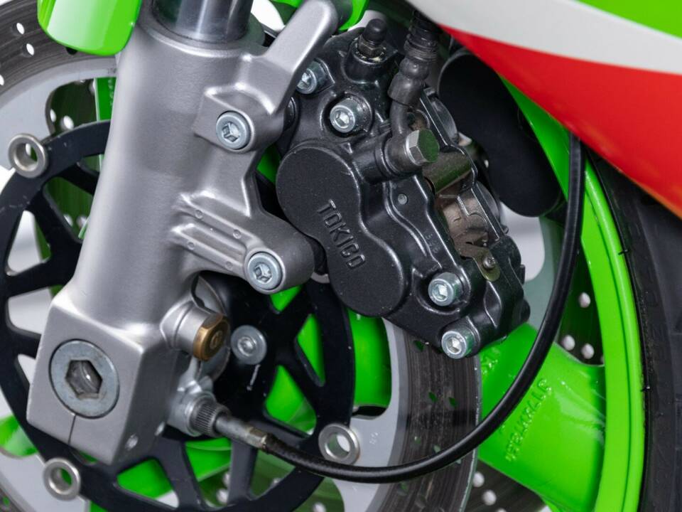 Afbeelding 14/35 van Kawasaki ZX-R 750 J/R (1993)