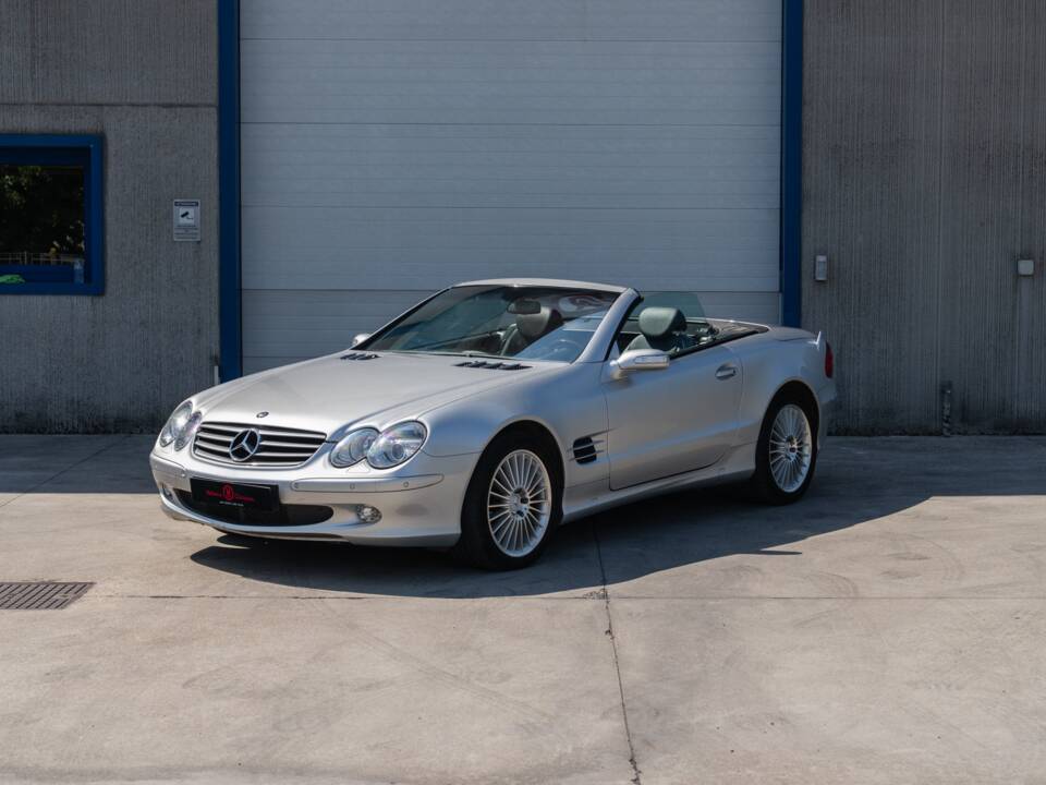 Image 17/86 de Mercedes-Benz SL 500 (2002)