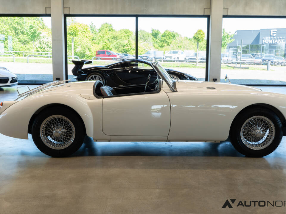 Image 13/65 of MG MGA 1600 (1960)