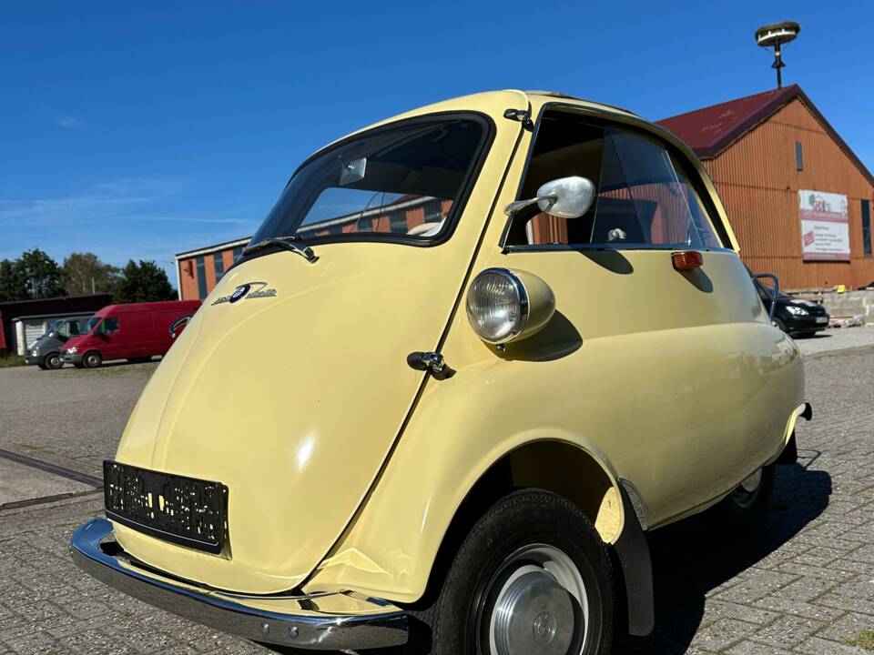 Image 2/12 of BMW Isetta 250 (1959)