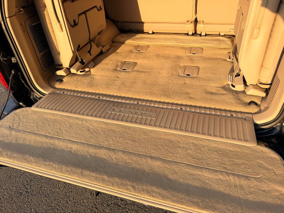 Image 16/32 of Lexus LX 470 (2003)