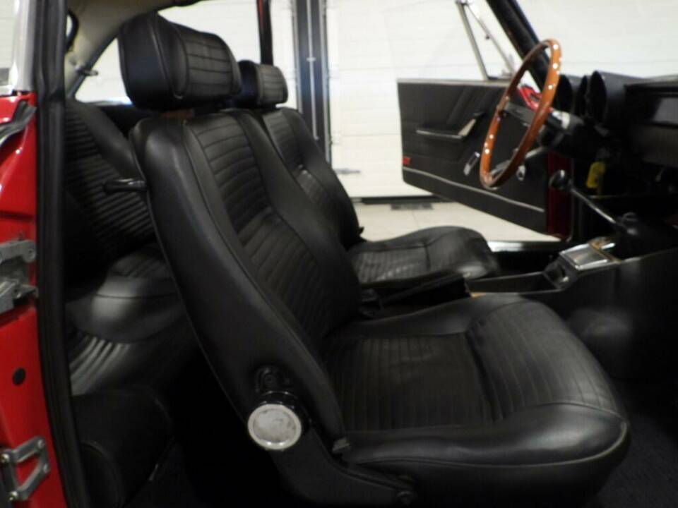Image 7/10 of Alfa Romeo Giulia 1600 GT Junior (1975)