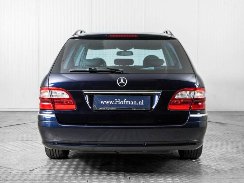 Bild 13/50 von Mercedes-Benz E 320 T 4MATIC (2004)