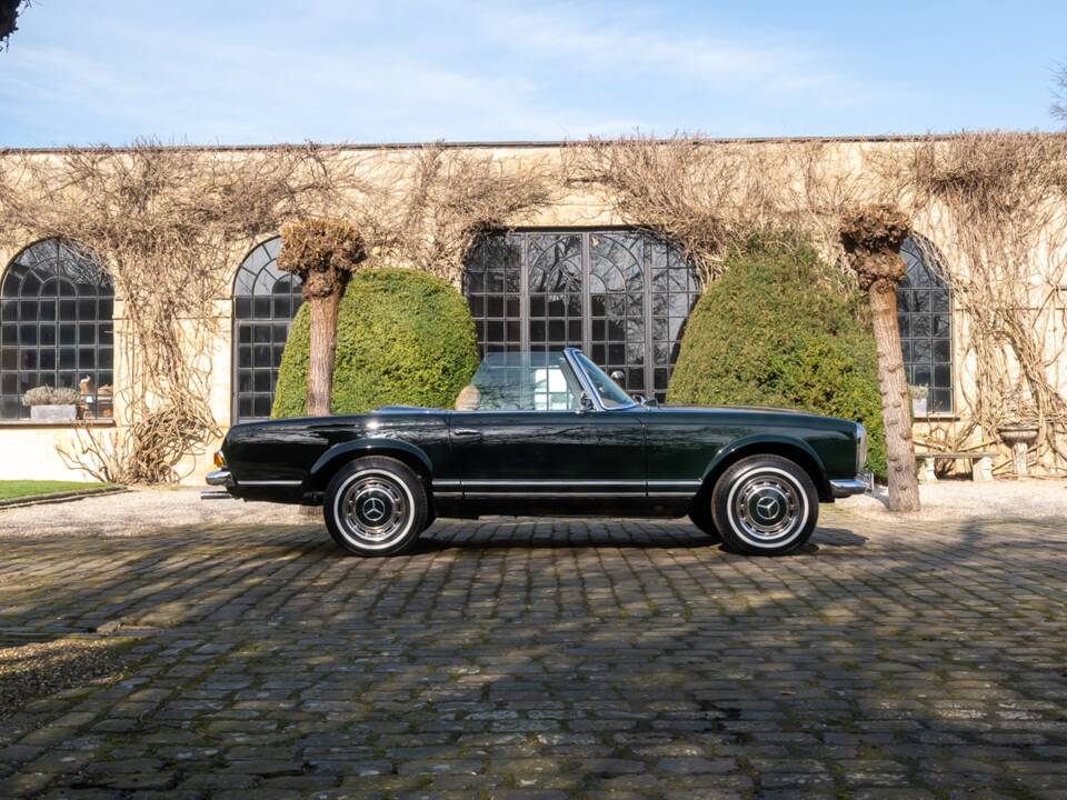 Image 24/30 de Mercedes-Benz 250 SL (1967)