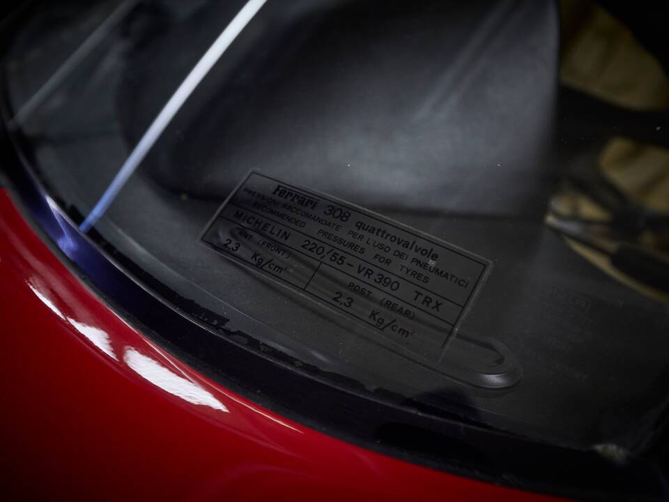 Image 43/97 of Ferrari 308 GTB Quattrovalvole (1983)
