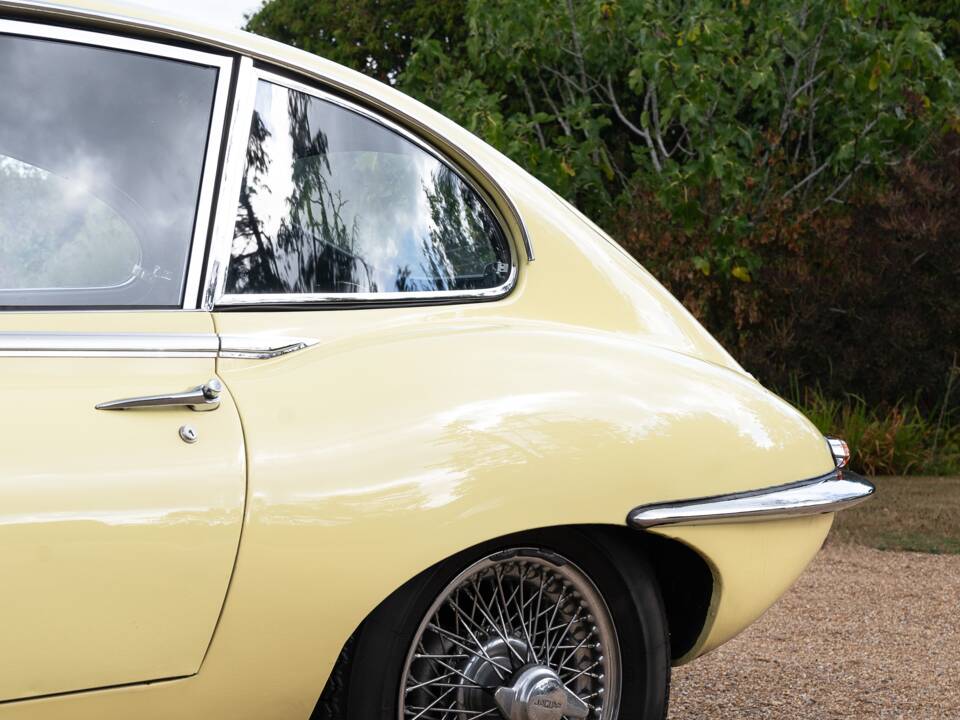 Image 16/40 de Jaguar Type E 4.2 (1966)