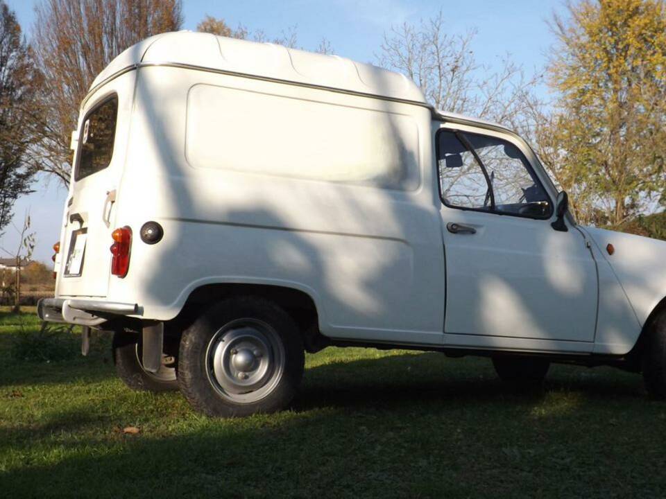 Immagine 6/44 di Renault R 4 F6 (1982)