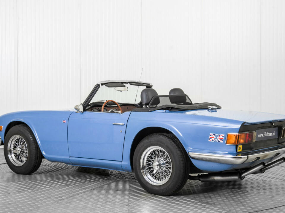 Immagine 6/50 di Triumph TR 6 (1973)