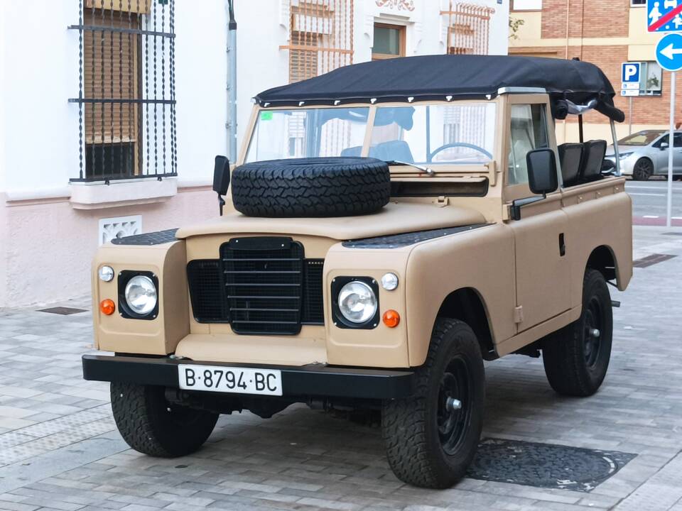 Bild 22/27 von Land Rover 88 (1978)