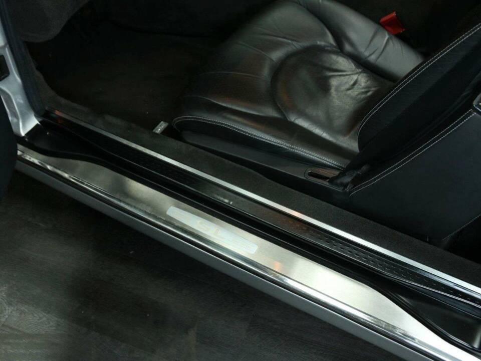 Image 13/49 of Mercedes-Benz SL 500 (2001)