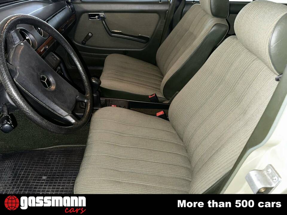 Bild 6/15 von Mercedes-Benz 200 (1983)