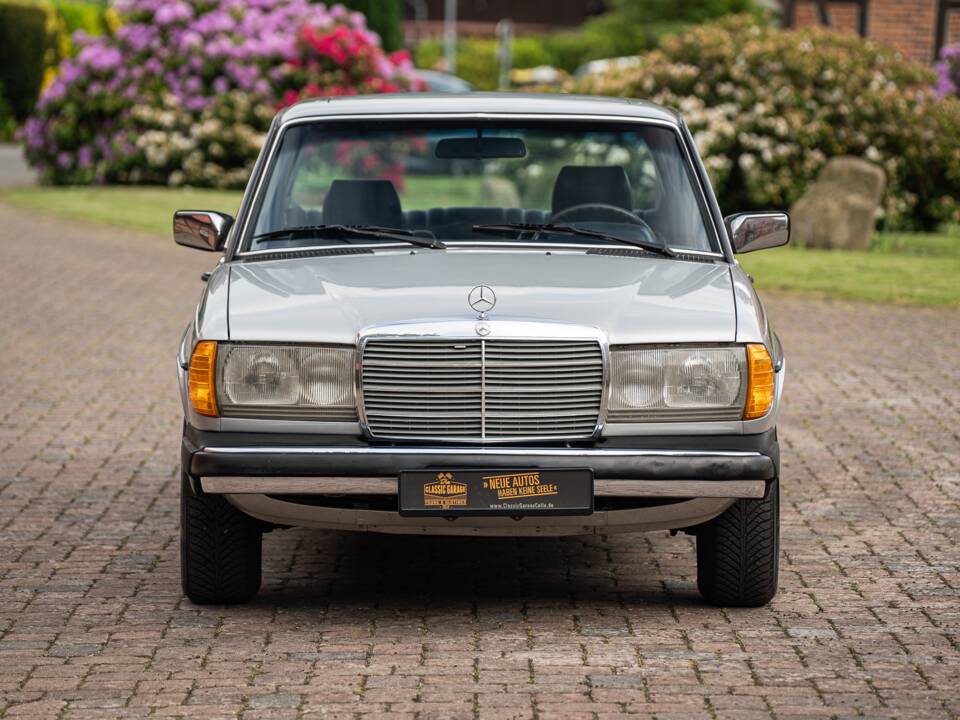 Bild 6/83 von Mercedes-Benz 300 D Turbodiesel (1983)