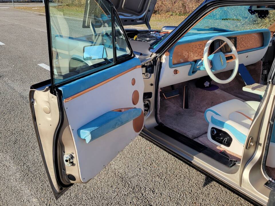 Image 13/18 of Lincoln Continental Sedan (1965)