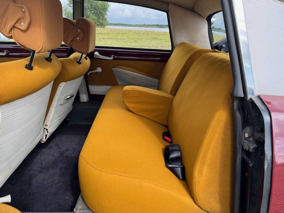 Image 8/16 of Citroën ID 19 (1968)