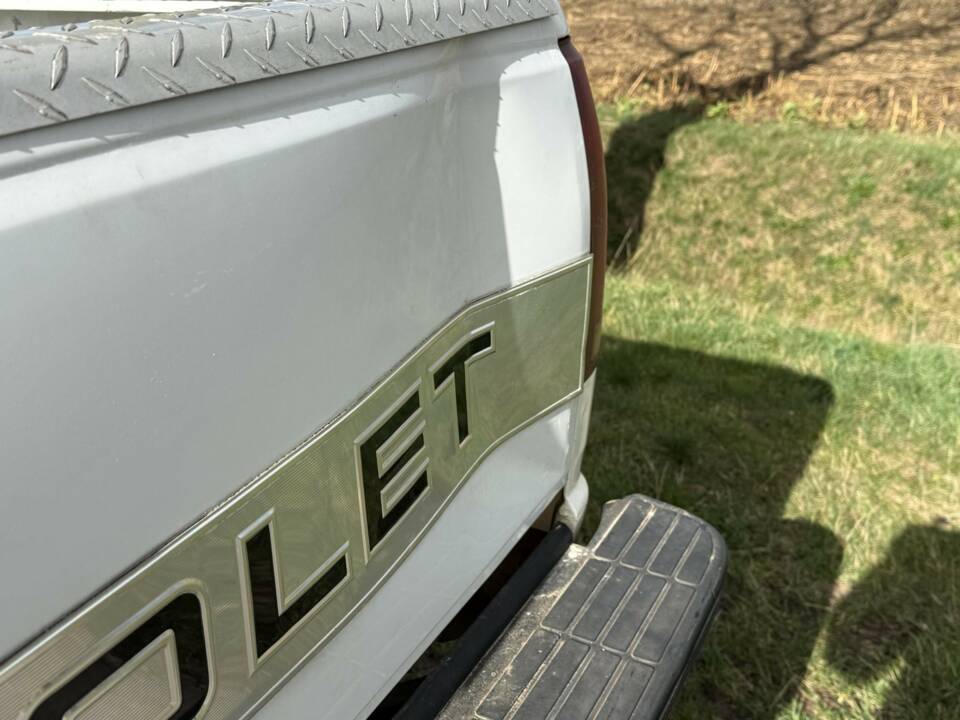 Bild 17/22 von Chevrolet C2500 (1992)