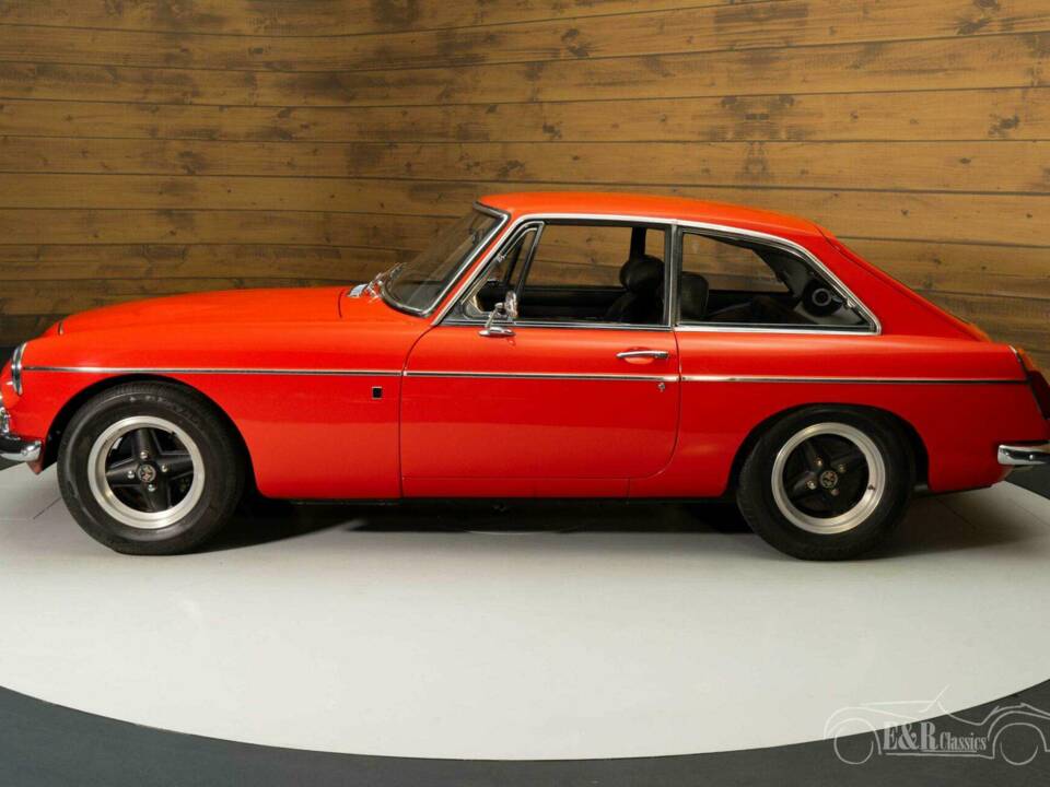 Image 9/19 of MG MGB GT (1971)