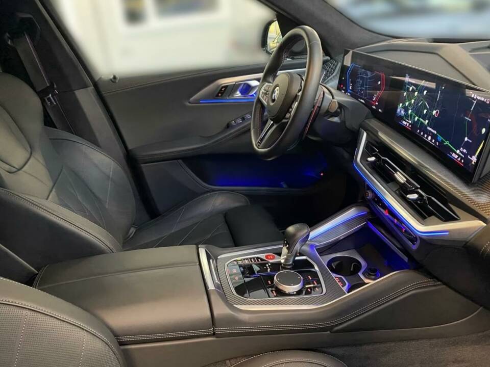 Image 7/12 of BMW XM (2024)