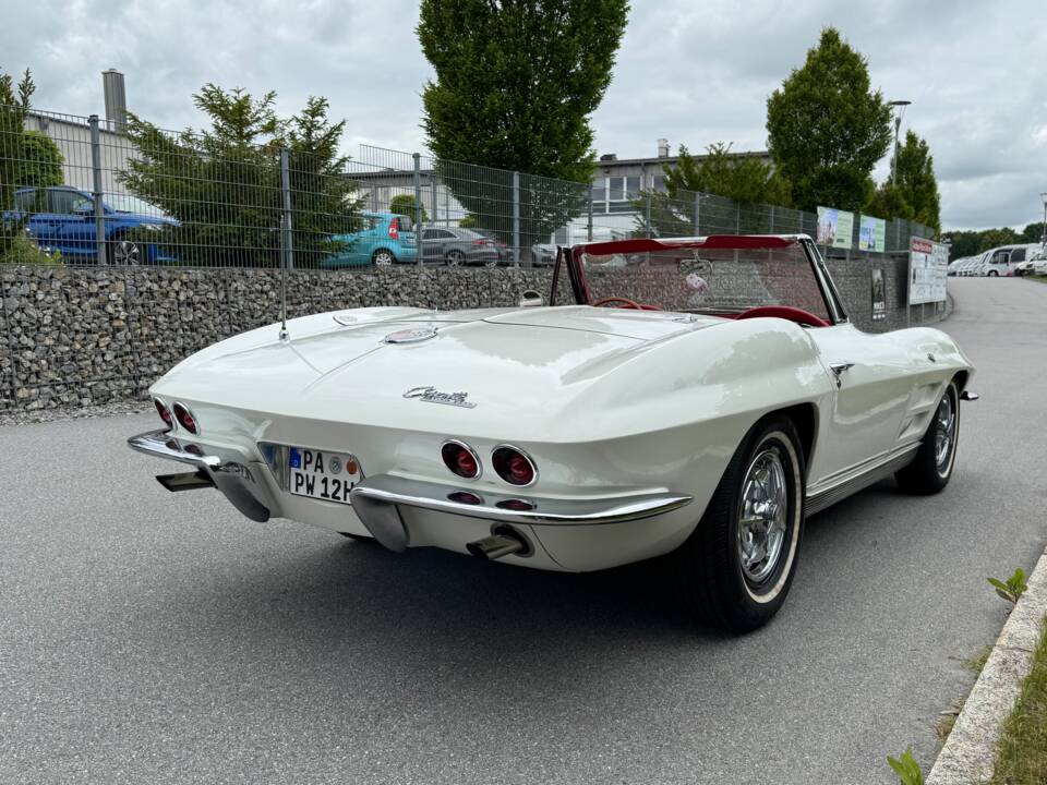 Image 15/52 of Chevrolet Corvette Sting Ray Convertible (1963)