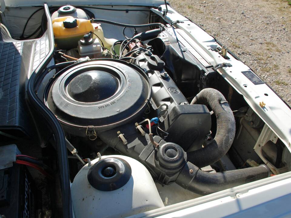 Immagine 29/29 di Volkswagen Polo II Hatchback 1.0 (1989)