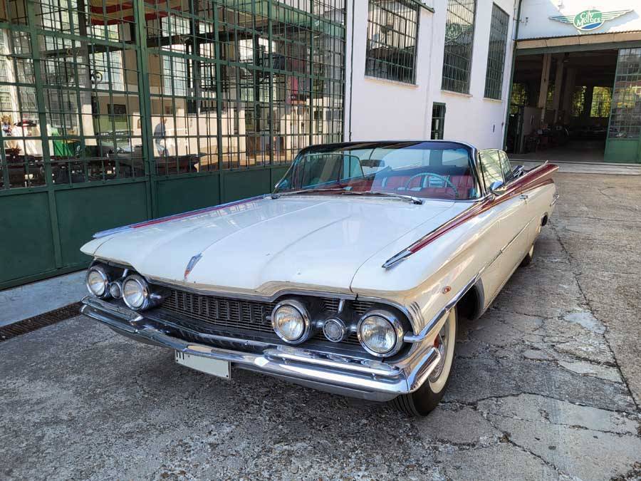 Image 16/44 of Oldsmobile 98 Convertible (1959)