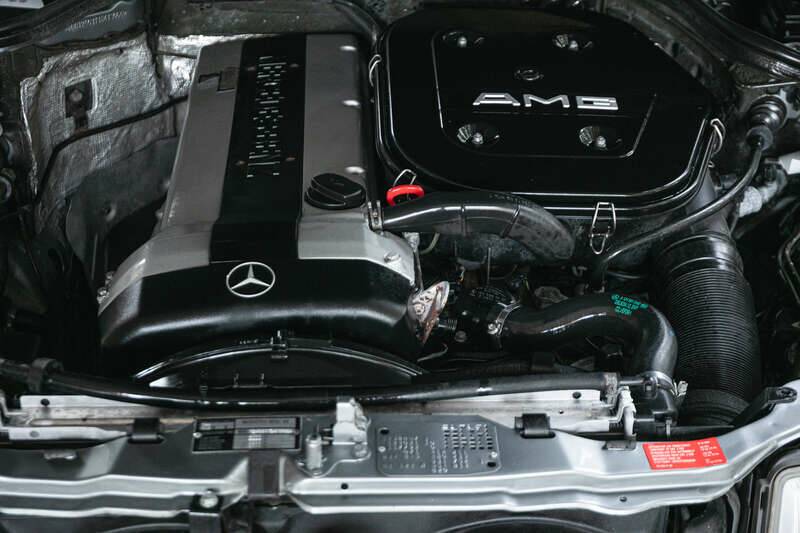 Image 23/43 of Mercedes-Benz 300 CE 3.2 AMG (1990)