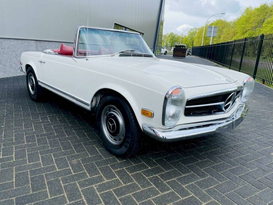 Immagine 7/36 di Mercedes-Benz 280 SL (1970)