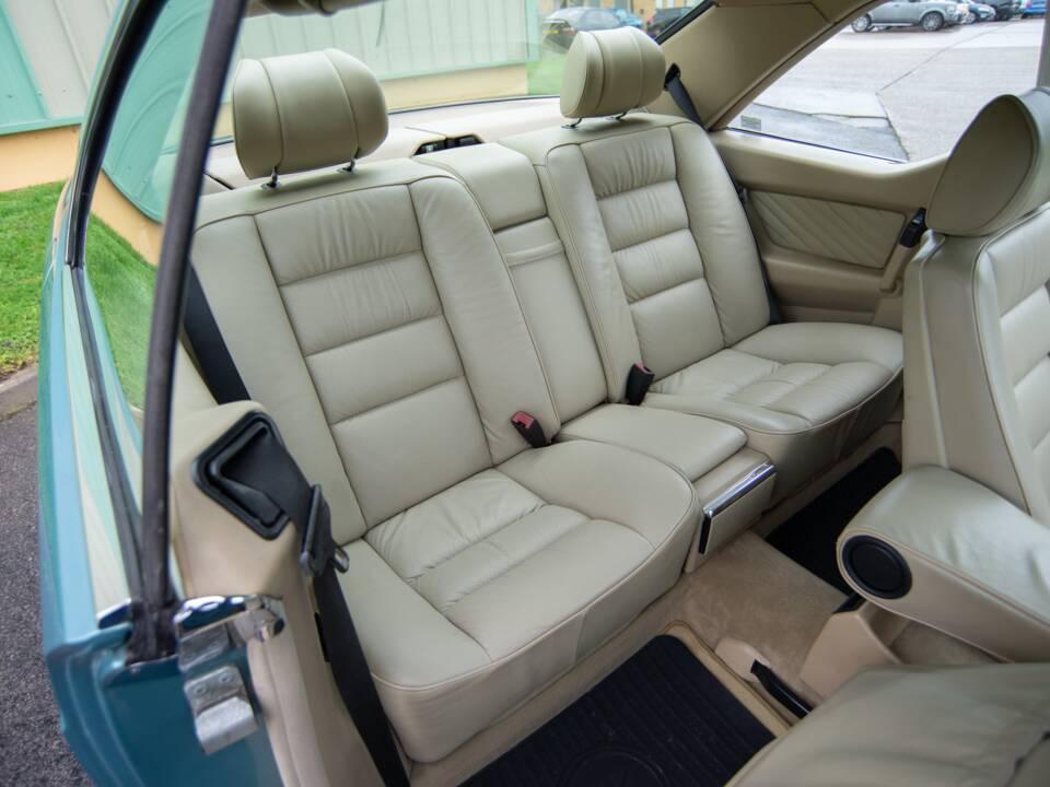 Image 13/31 de Mercedes-Benz 420 SEC (1990)
