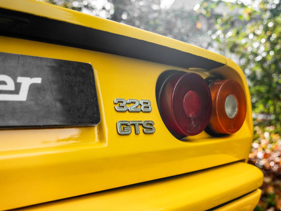 Bild 14/55 von Ferrari 328 GTS (1986)