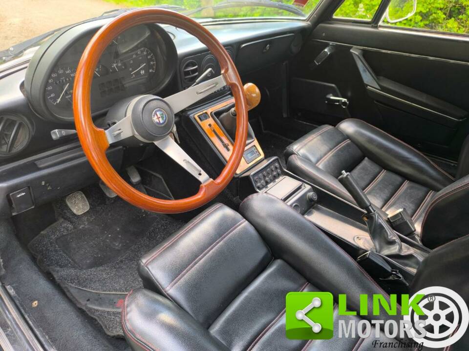 Bild 3/10 von Alfa Romeo 2.0 Spider (1986)