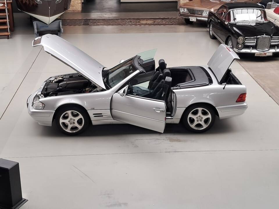 Image 42/50 of Mercedes-Benz SL 320 (1998)