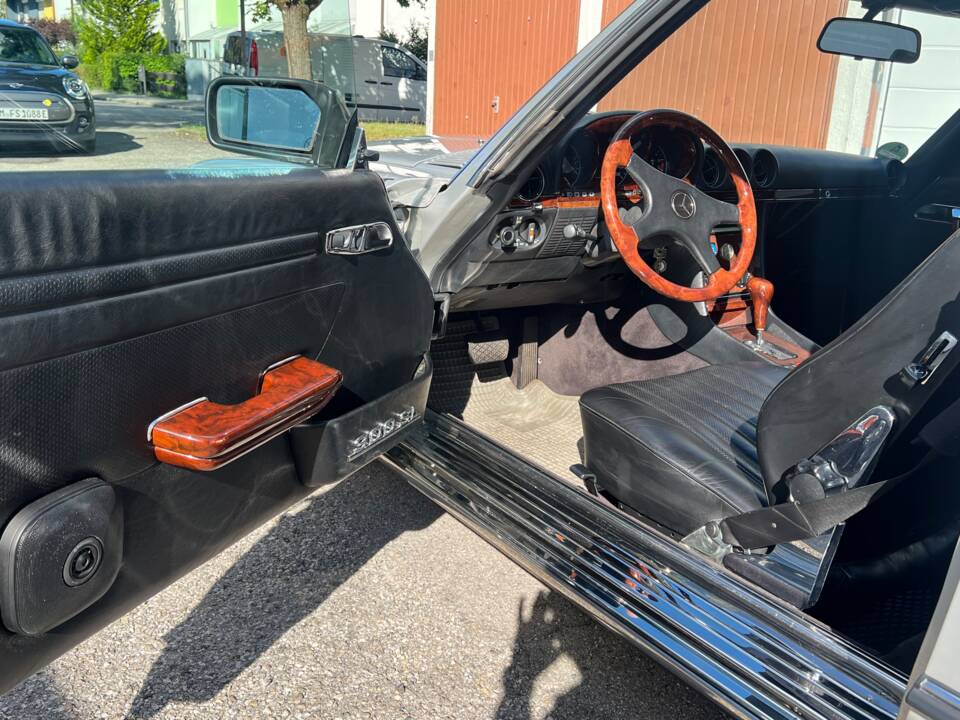 Image 15/23 of Mercedes-Benz 300 SL (1986)