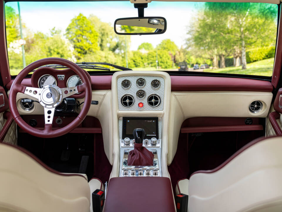 Image 16/34 of Jensen Interceptor MK III (1972)