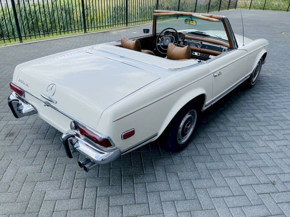 Image 10/36 of Mercedes-Benz 280 SL (1969)