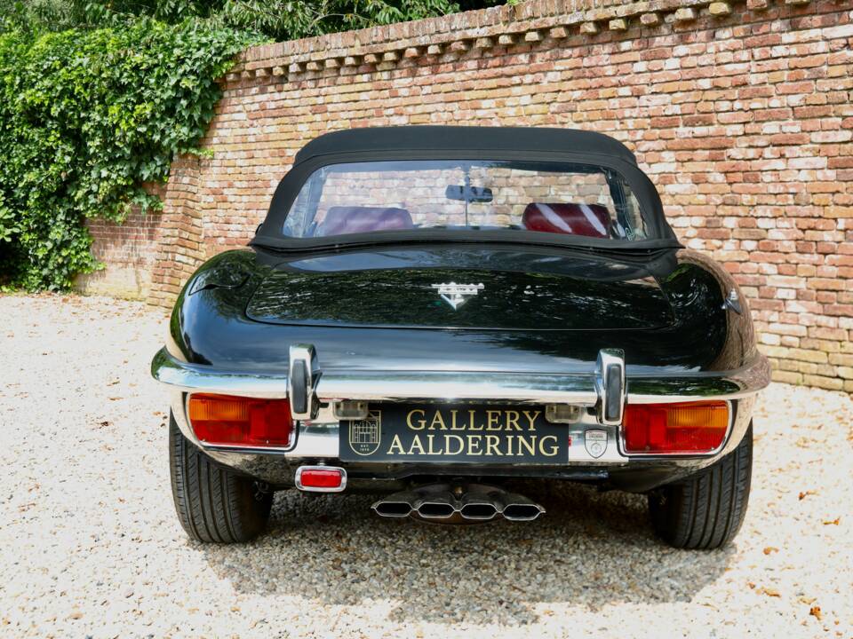 Afbeelding 6/50 van Jaguar E-Type V12 (1974)