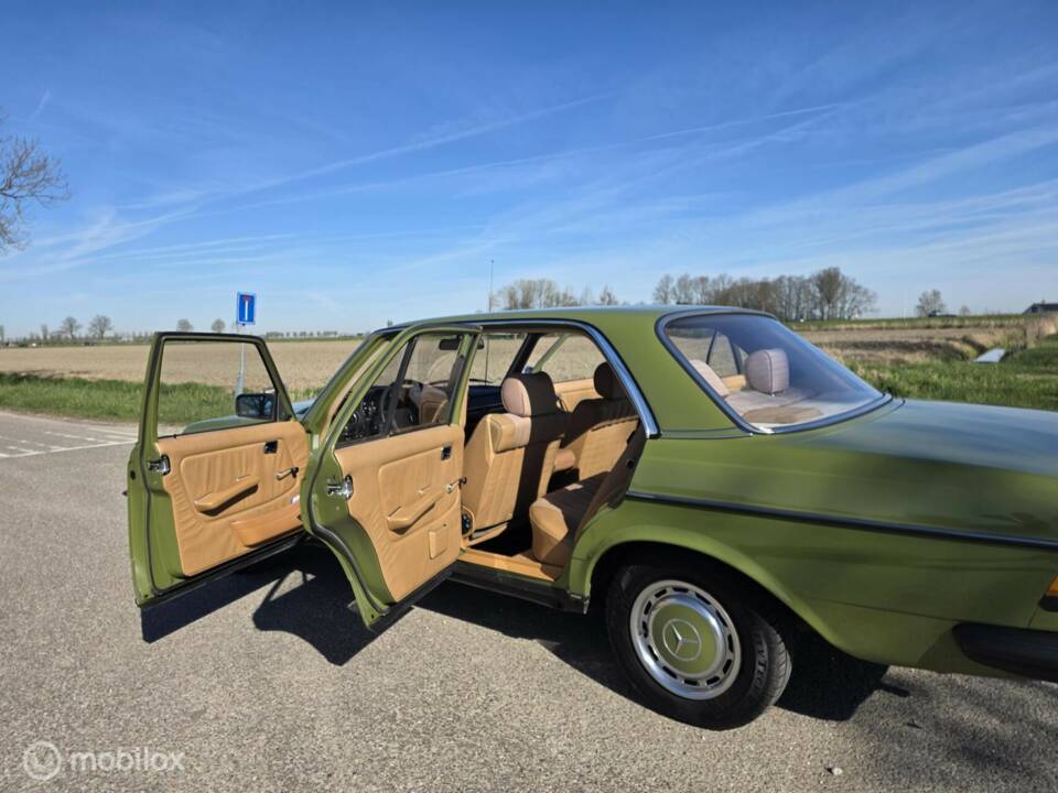 Imagen 17/50 de Mercedes-Benz 200 D (1982)