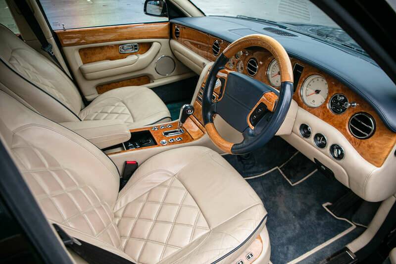 Image 2/50 of Bentley Arnage R (2006)