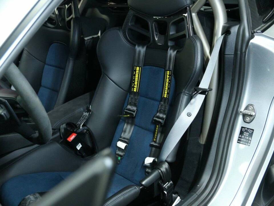 Image 12/50 of Porsche 718 Cayman GT4 RS Weissach (2023)