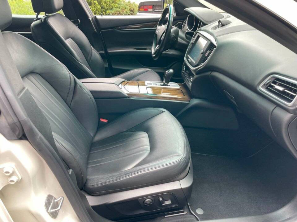 Image 11/18 of Maserati Ghibli (2014)