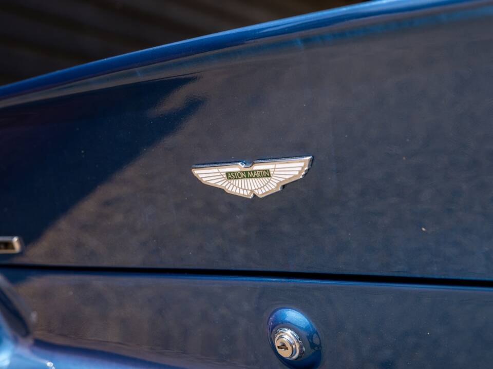Afbeelding 23/40 van Aston Martin V8 Vantage Volante X-Pack (1989)
