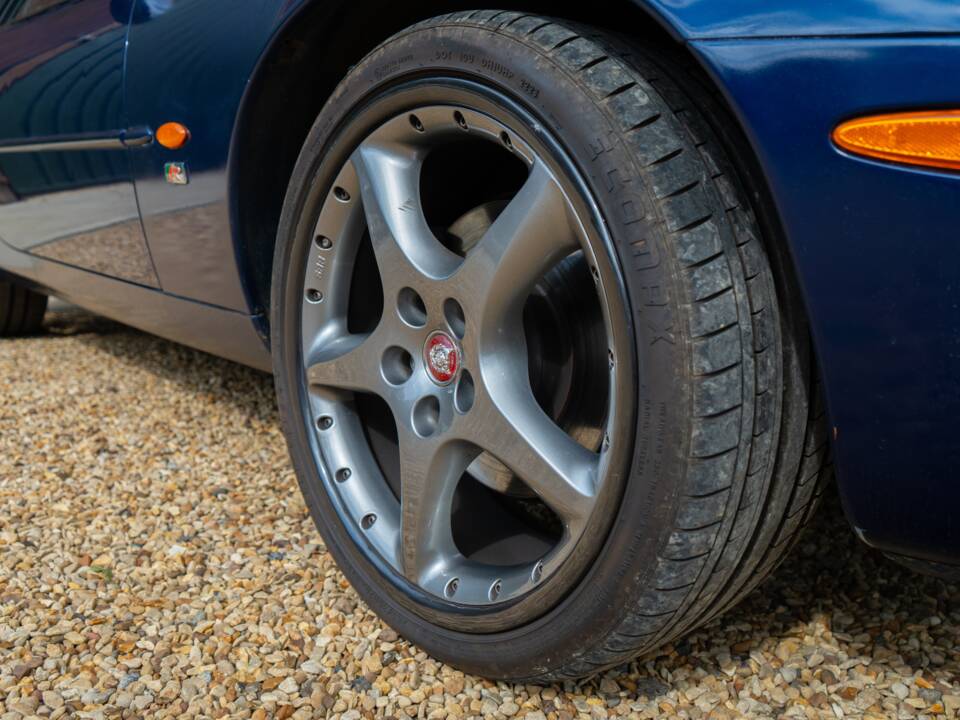 Imagen 17/50 de Jaguar XKR (2000)