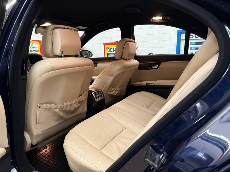 Image 12/18 of Mercedes-Benz S 450 4MATIC (2007)