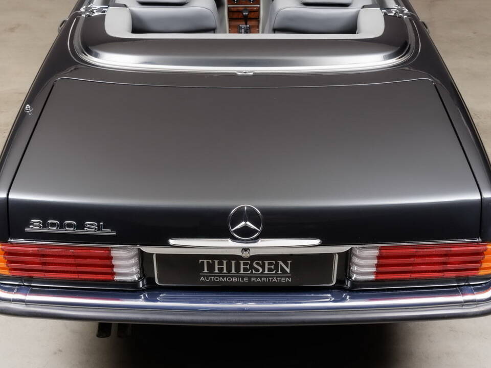 Image 11/44 of Mercedes-Benz 300 SL (1988)