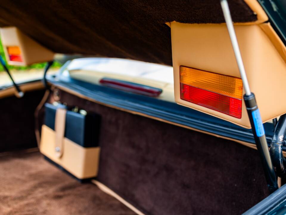 Immagine 37/38 di Aston Martin Lagonda (1981)