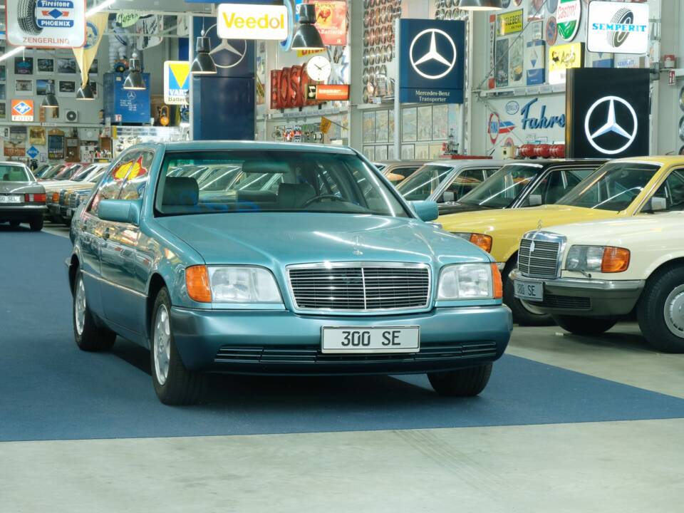 Bild 6/50 von Mercedes-Benz 300 SE (1991)