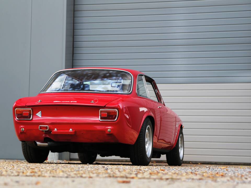 Immagine 36/48 di Alfa Romeo Giulia 1750 GT Am (1970)
