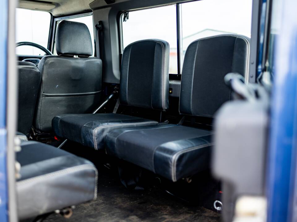 Image 26/41 of Land Rover Defender 90 (2004)